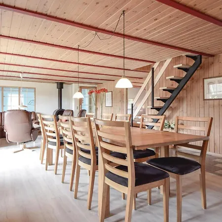6 Bedroom Beautiful In Nyaraló *