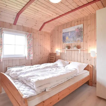 6 Bedroom Beautiful In *